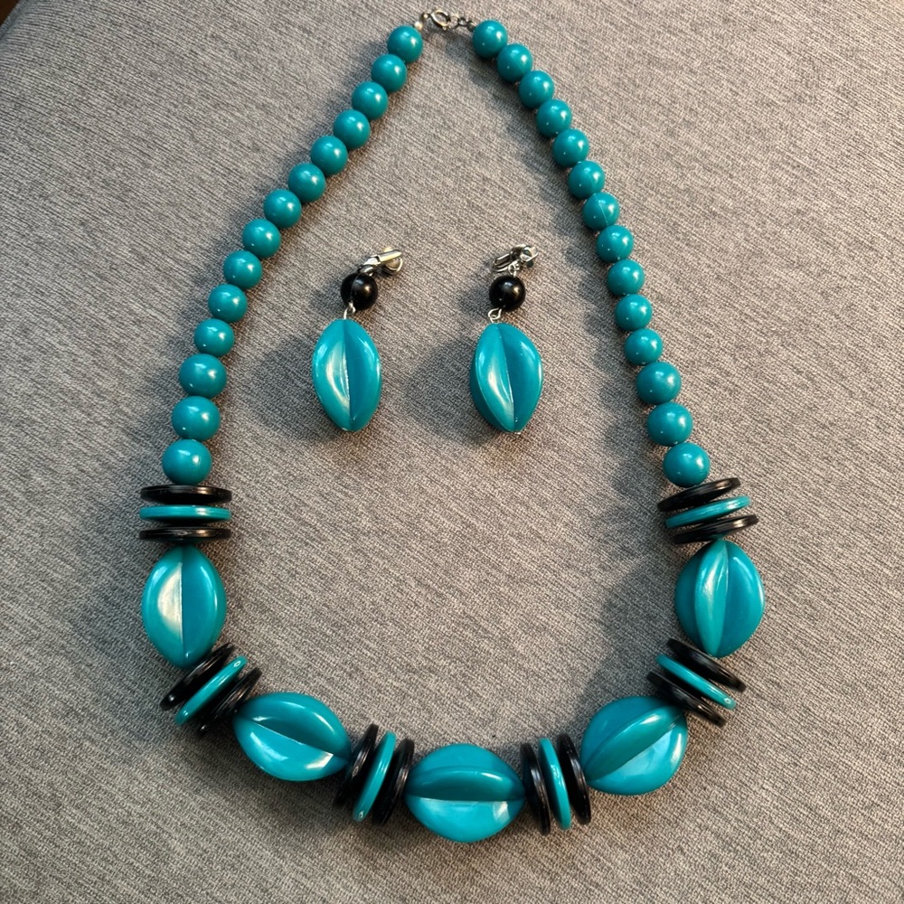 Vintage 80s Turquoise and Black Beaded Necklace Set